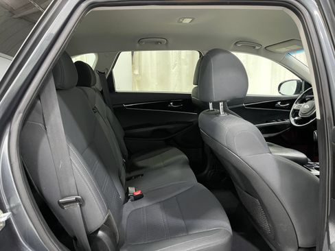 Used 2020 Kia Sorento S FWD image 31