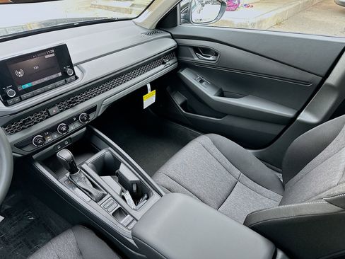 Certified 2025 Honda Accord LX image 16