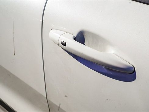 Used 2022 Kia Niro LXS image 10