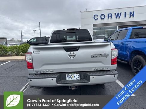 Used 2018 Nissan Titan SV w/ SV Convenience Package image 9