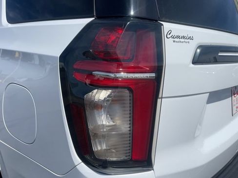 Used 2021 Chevrolet Tahoe Z71 w/ Z71 Signature Package AWD/4WD image 11