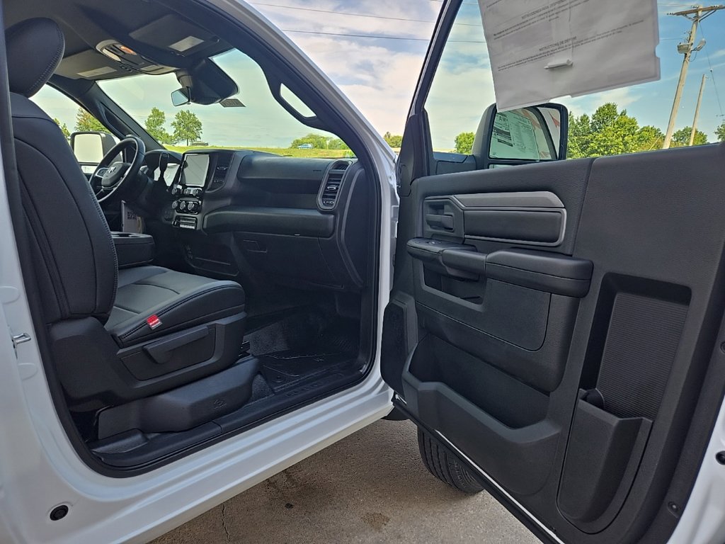 New 2027 RAM 5500 Tradesman w/ Chrome Appearance Group AWD/4WD image 21