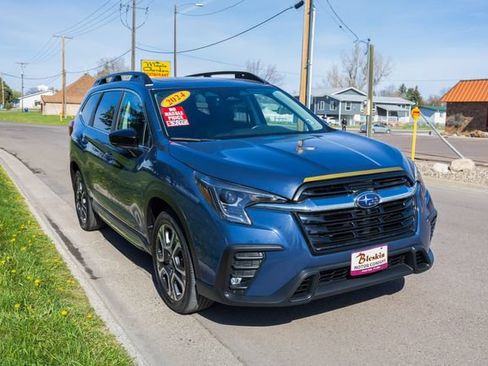 Used 2024 Subaru Ascent Limited w/ Technology Package AWD/4WD image 3