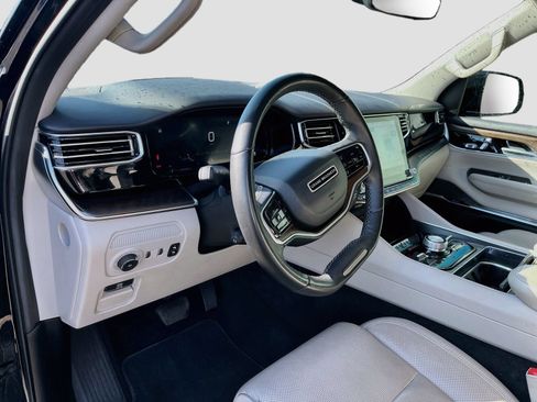 Used 2022 Jeep Grand Wagoneer Series I AWD/4WD image 9