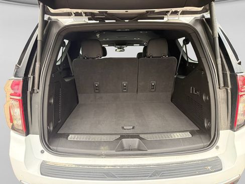 Used 2023 Chevrolet Suburban Premier AWD/4WD image 37