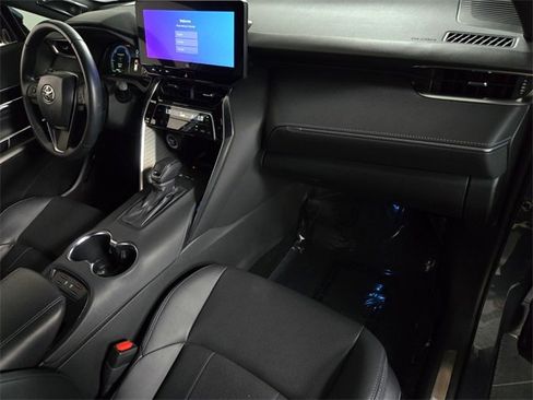 Used 2024 Toyota Venza Limited image 22
