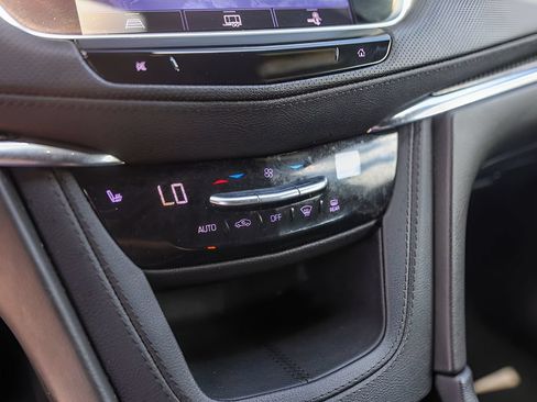 Used 2022 Cadillac XT5 Sportv AWD/4WD image 18