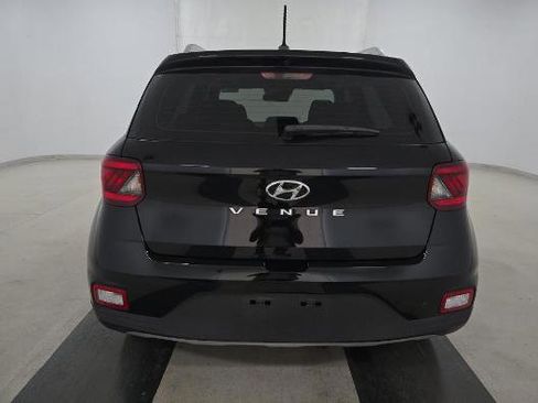 Used 2023 Hyundai Venue SEL FWD image 5