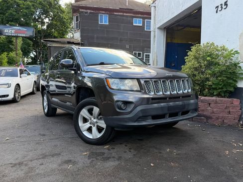 Used 2014 Jeep Compass Latitude AWD/4WD image 17