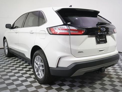 Used 2022 Ford Edge SEL w/ Convenience Package AWD/4WD image 4