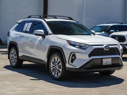Certified 2023 Toyota RAV4 XLE Premium FWD image 5