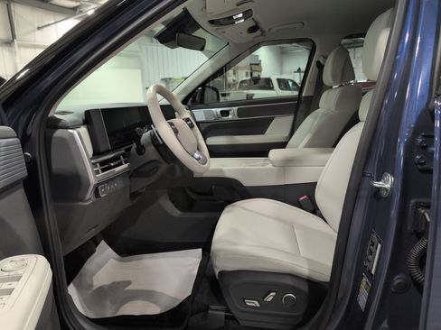 Used 2025 Hyundai Santa Fe SEL image 8