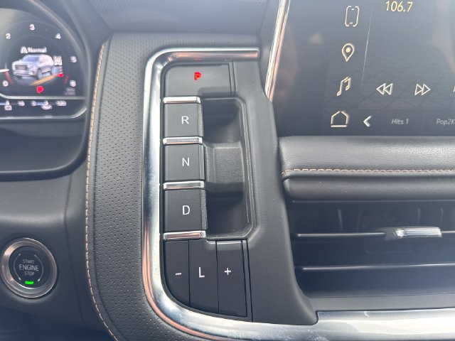 Used 2023 GMC Yukon AT4 w/ AT4 Premium Plus Package AWD/4WD image 19