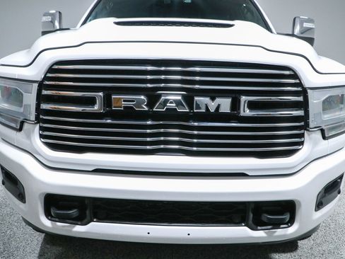 Used 2023 RAM 2500 Laramie AWD/4WD image 4