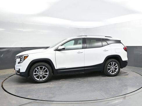 Used 2024 GMC Terrain SLT AWD/4WD image 6