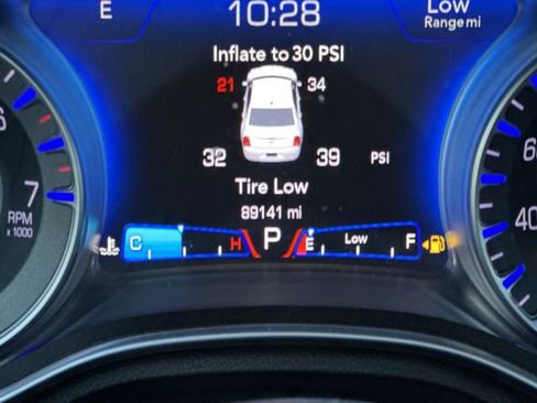 Used 2016 Chrysler 300 C image 26