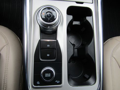 Certified 2023 Ford Explorer XLT w/ Equipment Group 202A image 28