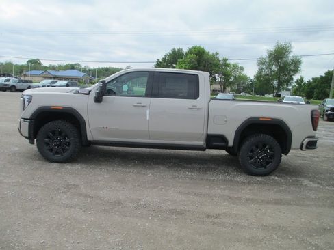New 2026 GMC Sierra 2500 AT4 w/ AT4 Premium Plus Package AWD/4WD image 9