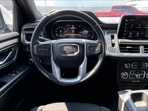 Used 2023 GMC Yukon SLE AWD/4WD image 5