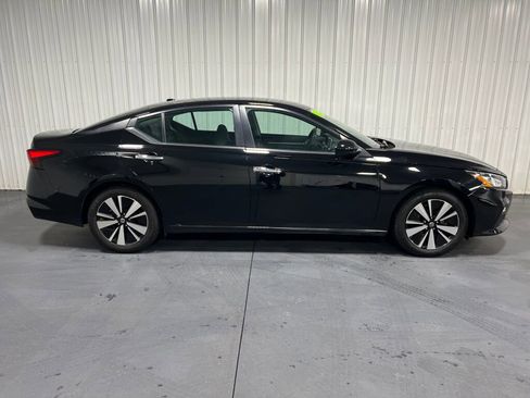 Used 2022 Nissan Altima 2.5 SV image 17