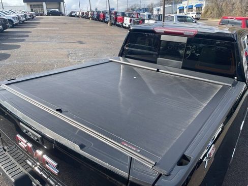 Used 2023 GMC Sierra 1500 SLT image 31