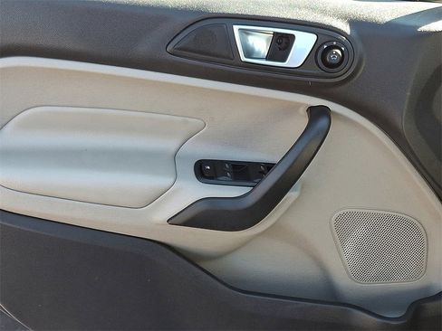 Used 2017 Ford Fiesta Titanium image 13