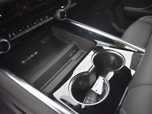 New 2026 Chevrolet Suburban LT AWD/4WD image 28