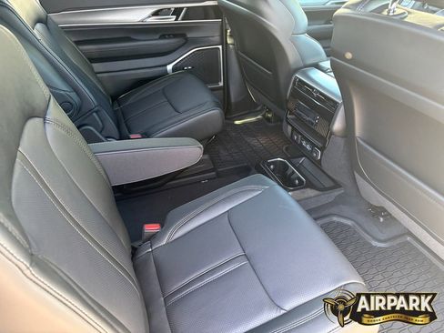 New 2026 Jeep Grand Wagoneer L Limited w/ Convenience Group I image 12