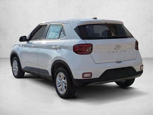 New 2026 Hyundai Venue SE image 9