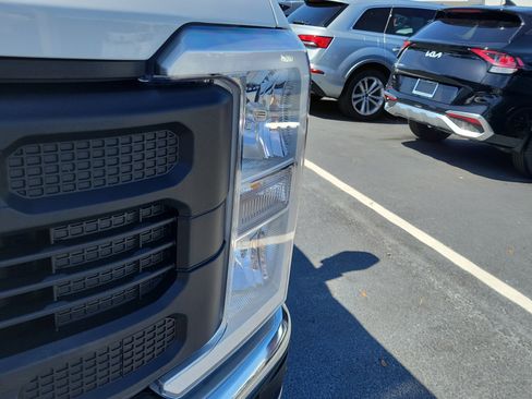 Used 2025 Ford F350 XL AWD/4WD image 3