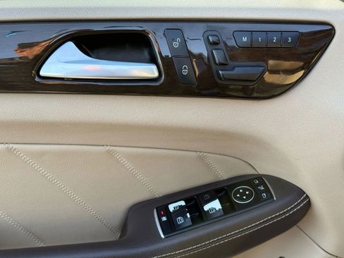 Used 2015 Mercedes-Benz GL 450 4MATIC image 17