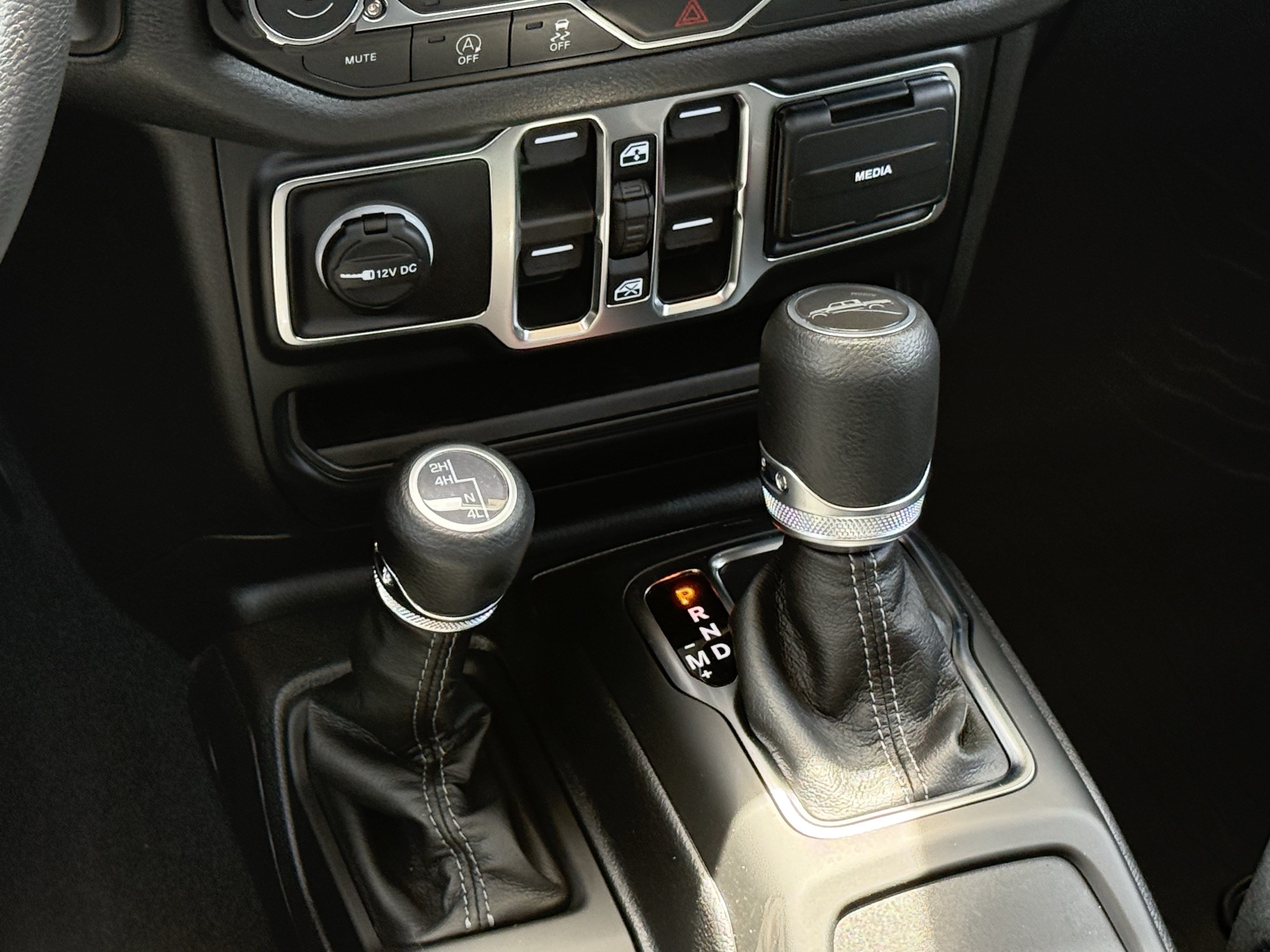 New 2026 Jeep Gladiator Sport AWD/4WD image 15