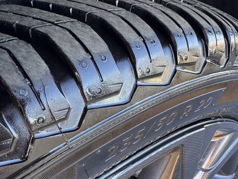 Used 2021 Toyota Sienna XSE image 32