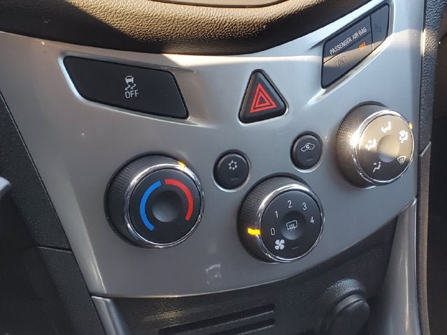 Used 2016 Chevrolet Trax LT w/ LT Convenience Package FWD image 17