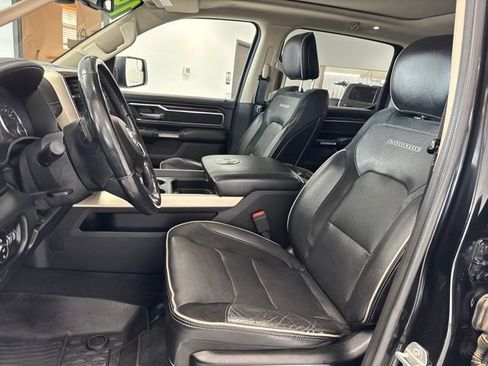 Used 2019 RAM 1500 Laramie AWD/4WD image 17