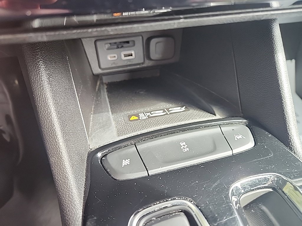 Used 2023 Chevrolet Bolt EUV LT FWD image 16