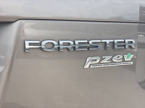 Used 2014 Subaru Forester 2.5i Premium w/ Popular Package #2 AWD/4WD image 10