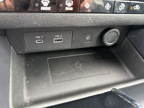 Used 2024 Mitsubishi Outlander SE image 34