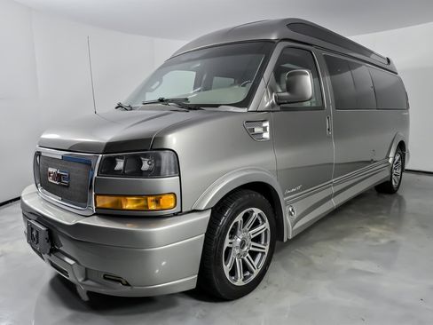 Used 2018 GMC Savana 2500 Extended w/ Enhanced Convenience Package image 6