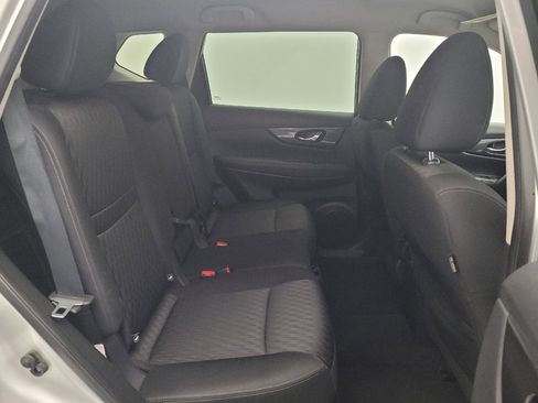 Used 2018 Nissan Rogue SV image 19