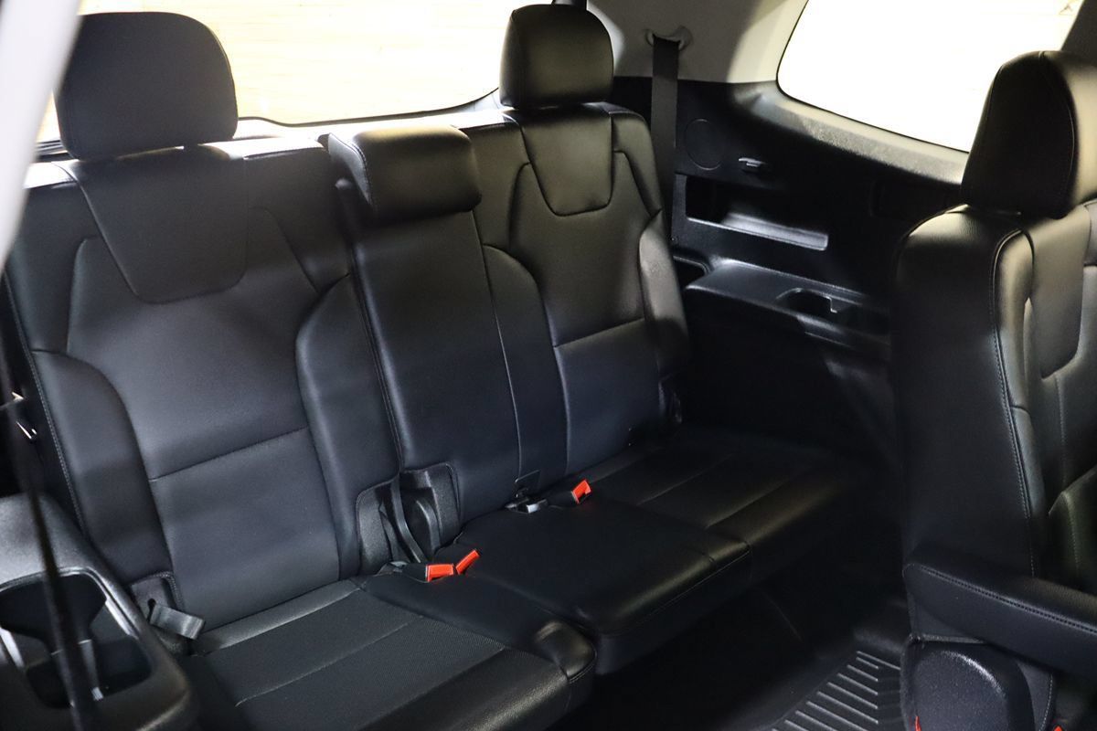 Used 2024 Kia Telluride EX w/ EX Captain's Chair Package FWD image 56