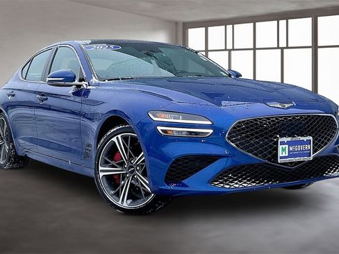 Used 2025 Genesis G70 2.5T w/ Sport Prestige Package image 3