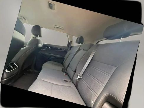 Used 2018 Kia Sorento FWD image 14
