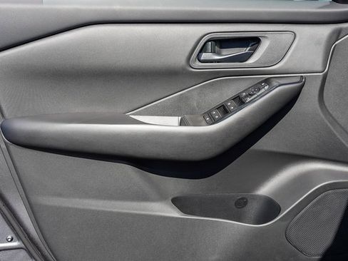 New 2026 Nissan Rogue S image 21