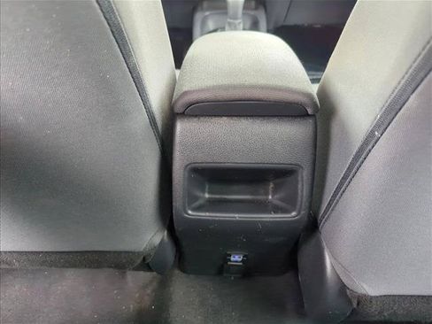 Used 2022 Toyota Corolla LE FWD image 22