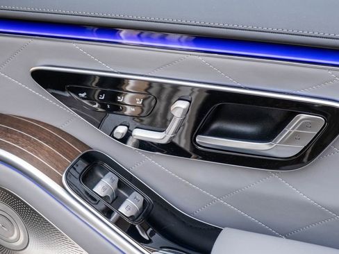 Used 2021 Mercedes-Benz S 580 S 580 w/ Warmth & Comfort Package image 35