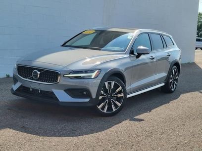 Used 2024 Volvo V60 B5 Cross Country Ultimate