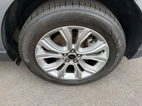 Used 2024 Ford Edge Titanium image 7
