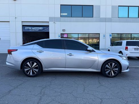 Used 2021 Nissan Altima 2.5 SV FWD image 3
