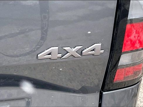 Used 2022 Nissan Frontier S w/ Technology Package image 8